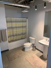 120 SW 5th St, Unit Whiteline Lofts Unit 607 in Des Moines, IA - Building Photo - Building Photo