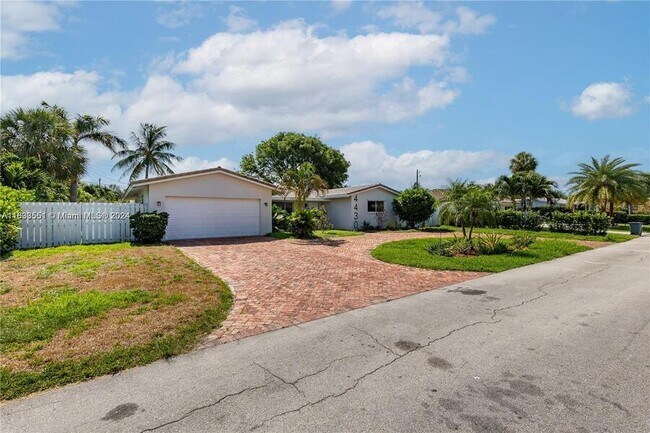 4430 NE 28th Terrace in Lighthouse Point, FL - Building Photo - Building Photo