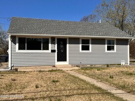 204 Dickinson Ave in Toms River, NJ - Building Photo