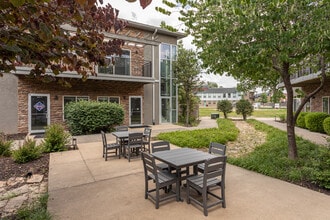 Trailways Square in Bentonville, AR - Foto de edificio - Building Photo