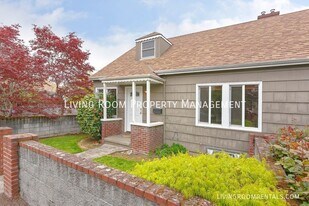 3231 NE Alberta St in Portland, OR - Building Photo