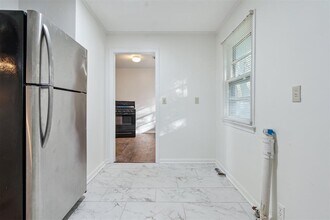 1406 Sheffield Rd in The Village, OK - Building Photo - Building Photo