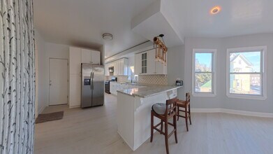 75 Richardson St in Bridgeport, CT - Foto de edificio - Building Photo