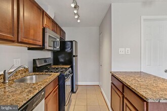 212 Park Terrace Ct SE-Unit -74 in Vienna, VA - Building Photo - Building Photo