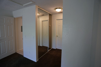 Sunset Pointe Apartments in Barstow, CA - Building Photo - Interior Photo