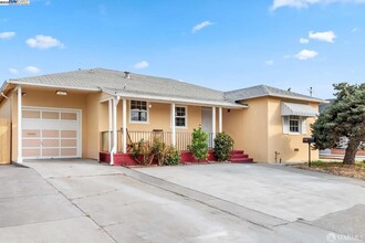 1277 Margery Ave in San Leandro, CA - Foto de edificio - Building Photo