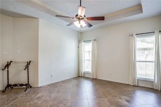 1405 Ridgemoor Ln in Richardson, TX - Foto de edificio - Building Photo