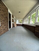 614 E Broadway St in South Bend, IN - Building Photo