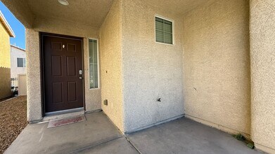 8967 W Ryan Creek Ave in Las Vegas, NV - Building Photo - Building Photo