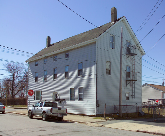 531 E Main St in Fall River, MA - Building Photo - Building Photo