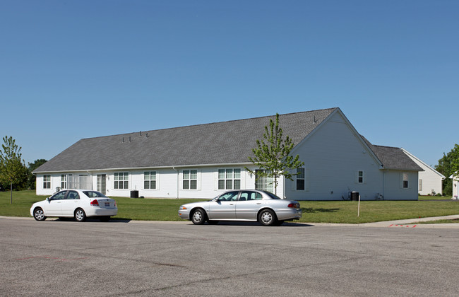 Garden Lake Apartments in Toledo, OH - Building Photo - Building Photo