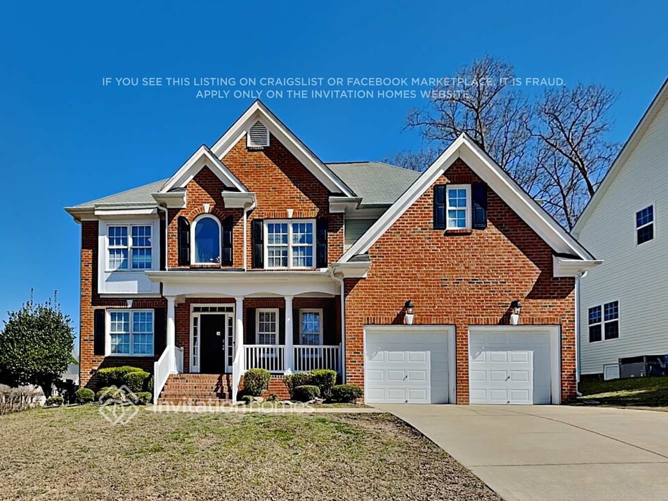 1001 Crystal Water Dr in Fuquay Varina, NC - Building Photo