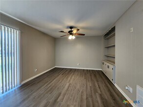 273 Meadow Ave in New Braunfels, TX - Building Photo - Building Photo