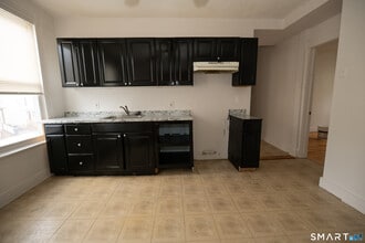 473 Howard Ave in New Haven, CT - Building Photo - Building Photo