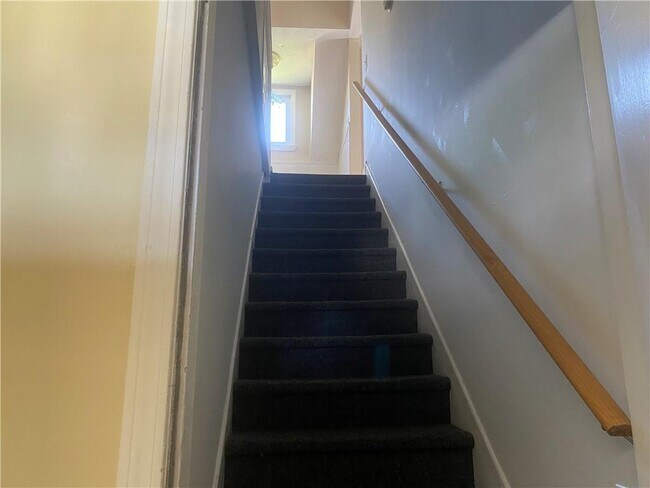 115 Blackamore Ave in Cranston, RI - Building Photo - Building Photo