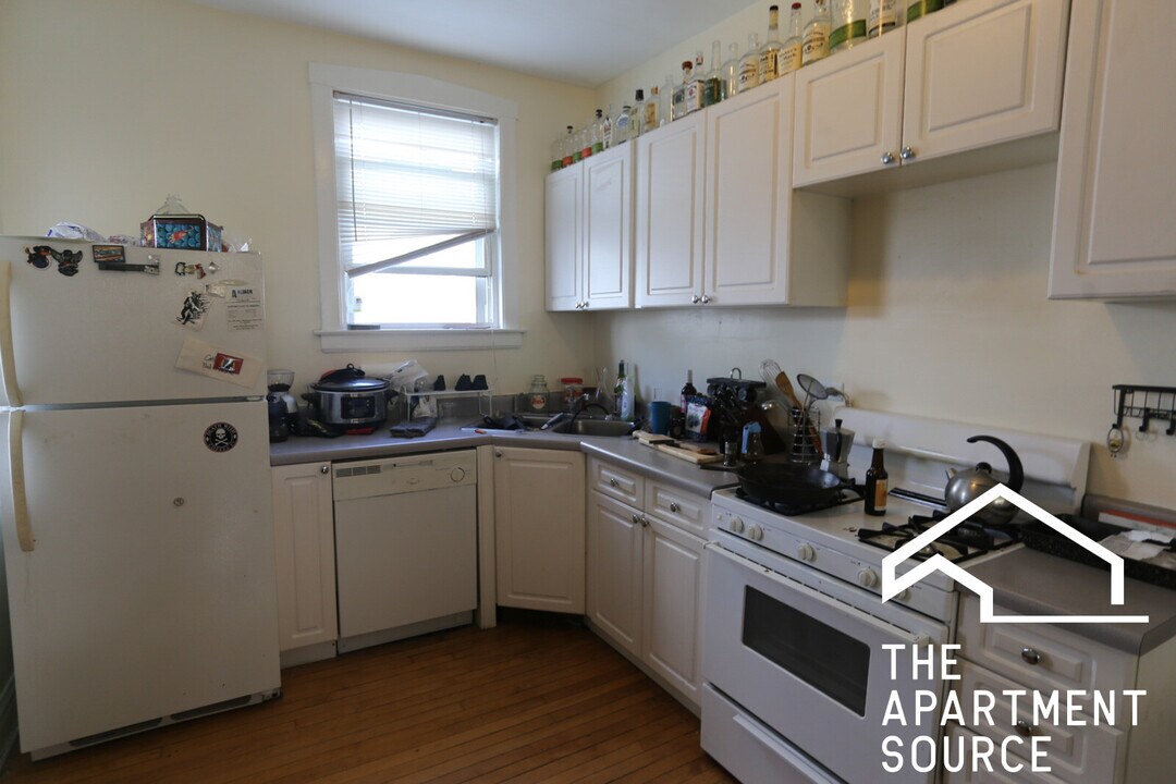 3538 W Grace St in Chicago, IL - Building Photo