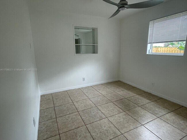 4420 NW 60th St in Fort Lauderdale, FL - Building Photo - Building Photo