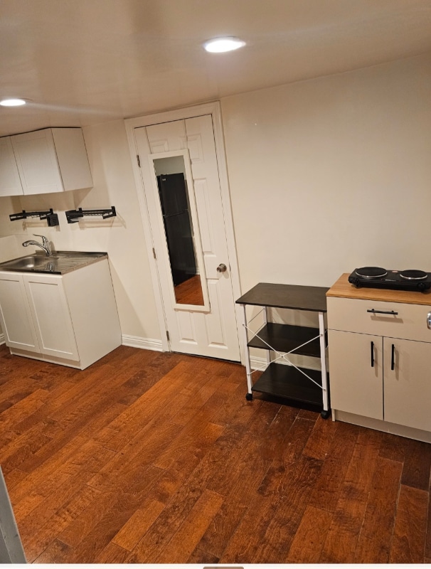 837 N Herbert Ave in Los Angeles, CA - Building Photo - Building Photo