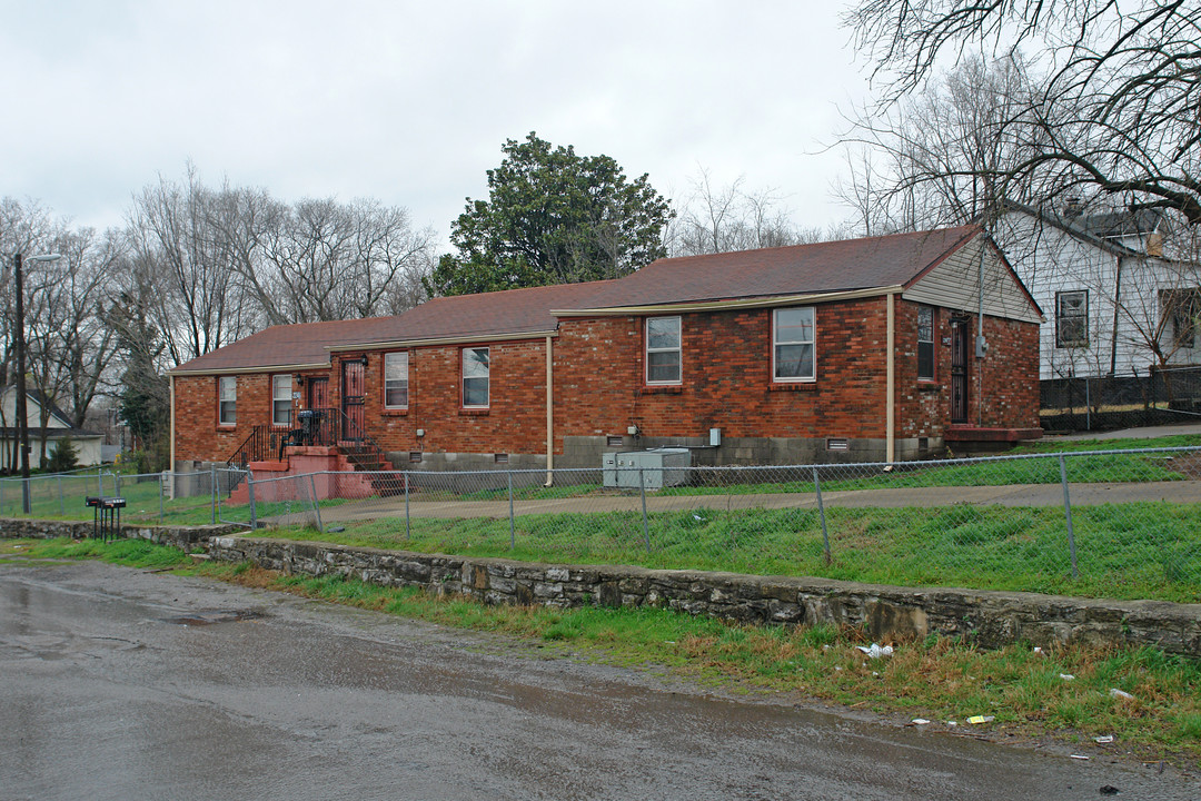 2246 Batavia St in Nashville, TN - Foto de edificio