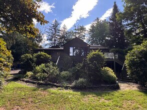 267 Ridgewood Rd in West Hartford, CT - Building Photo - Building Photo
