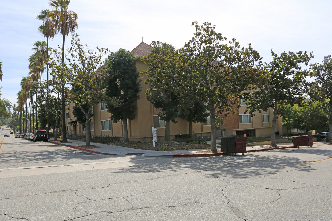 The Sherwood in Glendale, CA - Building Photo