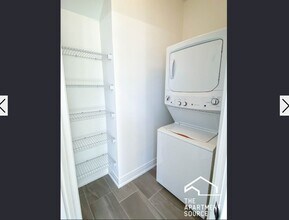 1050 W Cornelia Ave, Unit 4 in Chicago, IL - Foto de edificio - Building Photo