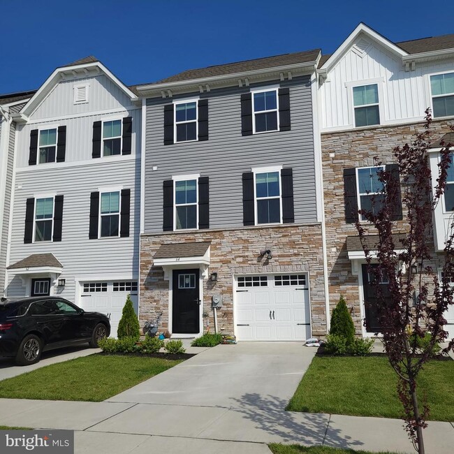 property at 64 Hamilton Ct