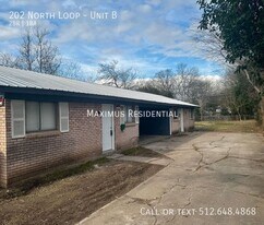 202 W N Loop Blvd in Austin, TX - Building Photo