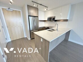 958 Ridgeway Ave in Coquitlam, BC - Building Photo - Building Photo