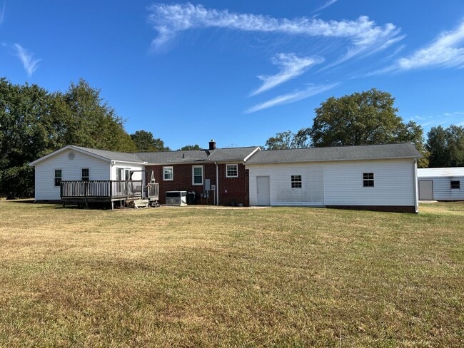 1000 Kilgore Bridge Rd in Woodruff, SC - Building Photo - Building Photo