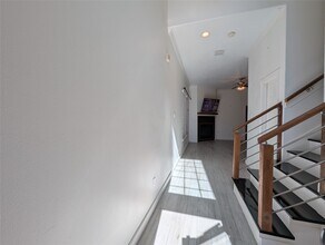 913 Sweet Pine Dr in Katy, TX - Foto de edificio - Building Photo