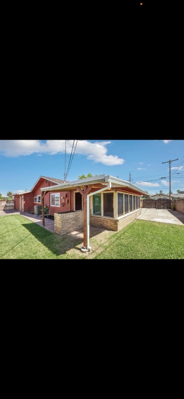 property at 400 Sunset Dr