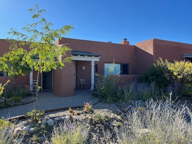 property at 8 Cresta de Luna,