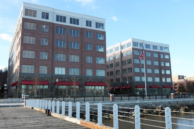The View South in Edgewater, NJ - Building Photo - Building Photo