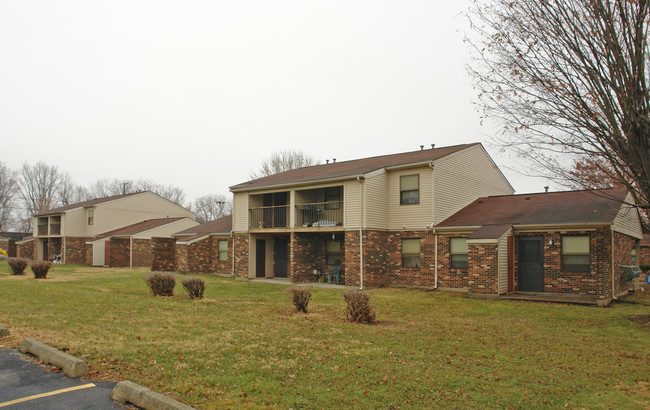 W K Elliot Garden Apartments in Huntington, WV - Building Photo - Building Photo