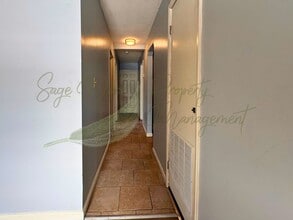 117 NE State Hwy E in Warrensburg, MO - Foto de edificio - Building Photo