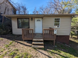 208 W Elm St in Lafollette, TN - Building Photo