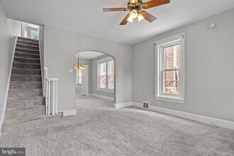 466 Shurs Ln in Philadelphia, PA - Building Photo - Building Photo