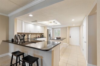 2264 Winkler Ave in Ft. Myers, FL - Building Photo - Building Photo
