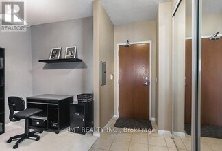 219-2219 Fort York Blvd in Toronto, ON - Building Photo - Building Photo