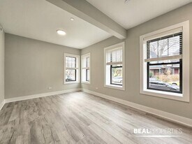 1139 Oak Ave in Evanston, IL - Building Photo