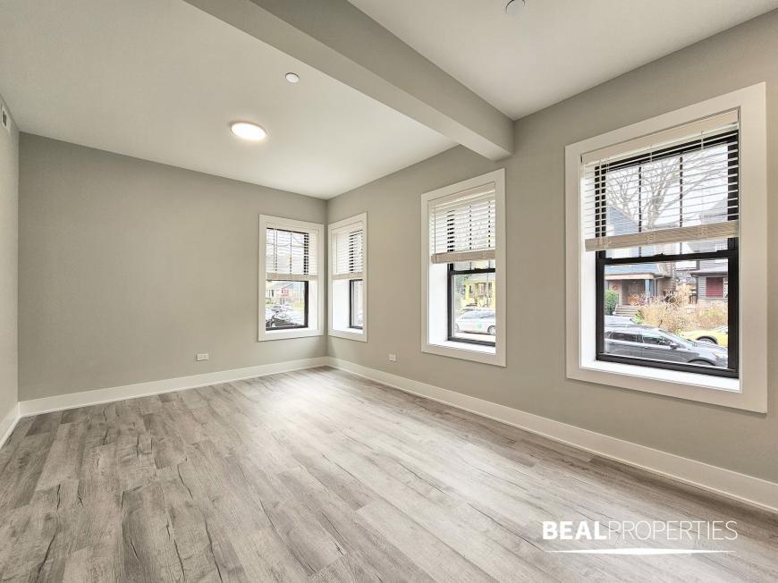 1139 Oak Ave in Evanston, IL - Building Photo