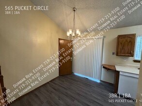 565 Pucket Cir in Colorado Springs, CO - Foto de edificio - Building Photo