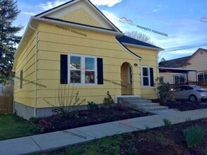 650 NW Quincy Pl in Chehalis, WA - Building Photo - Building Photo