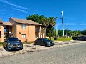 5208 Via Hacienda Cir, Unit A101 in Orlando, FL - Building Photo - Building Photo