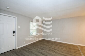 405 Jean Ave in Ferguson, MO - Building Photo - Building Photo
