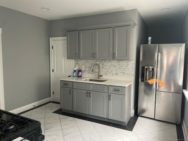 124 Livingston Pl in Bridgeport, CT - Building Photo - Building Photo