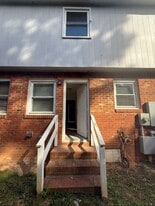 618 Eastview Ct in Lancaster, SC - Building Photo