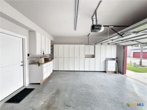 223 Sapphire Dr in New Braunfels, TX - Building Photo - Building Photo