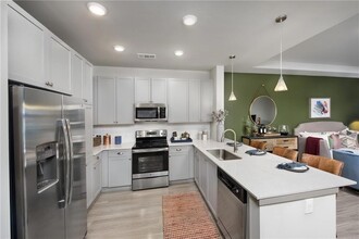 6919 Peachtree Dunwoody Rd, Unit 4075 in Atlanta, GA - Building Photo - Building Photo